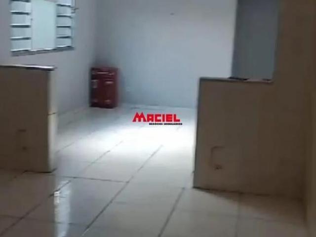 casa teria em ótima localização, 2 dormitórios, sala, cozinha, próximo ao comercio do vista verde