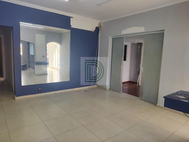 Casa térra Composta por 2 casas 4 dormitórios, 2 vagas