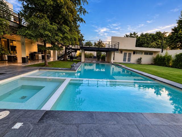CASA / TERRENO / TERRAZA EN RENTA EN LAS FUENTES