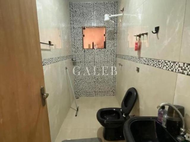 CASA TÉRREA, 6 VAGAS SENDO 2 COBERTAS, CHURRASQUEIRA FORNO DE PIZZA E FOGÃO A LENHA 250 METROS DE