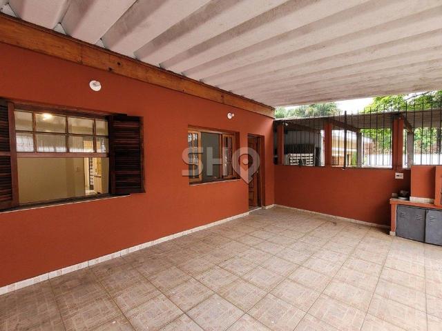 Casa térrea 82m2 no Sumaré com 2 dormitórios 2 vagas quintal