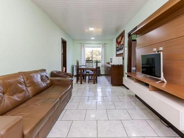 Casa Térrea 180m², 3 quartos, 2 banheiros, 10 vagas, churrasqueira Bairro Ganchinho
