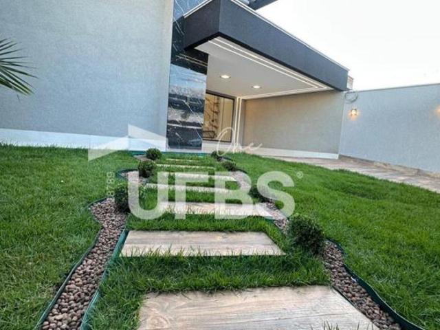 CASA TERREA 187MT 3 SUITES SETOR RESIDENCIAL ITALIA
