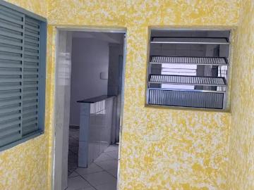 Casa Térrea 1 Dorms para Alugar por R$ 1.100,00