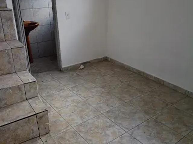Casa Térrea, 1 Quarto para Alugar, 38 m² por R$ 700,00