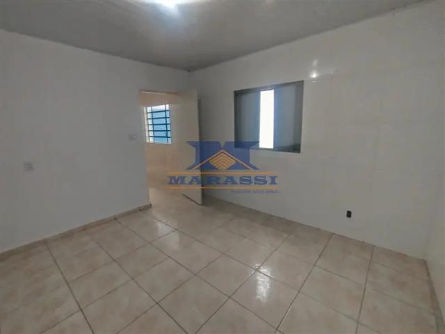 Casa Térrea, 1 Quarto para Alugar, por R$ 980,00