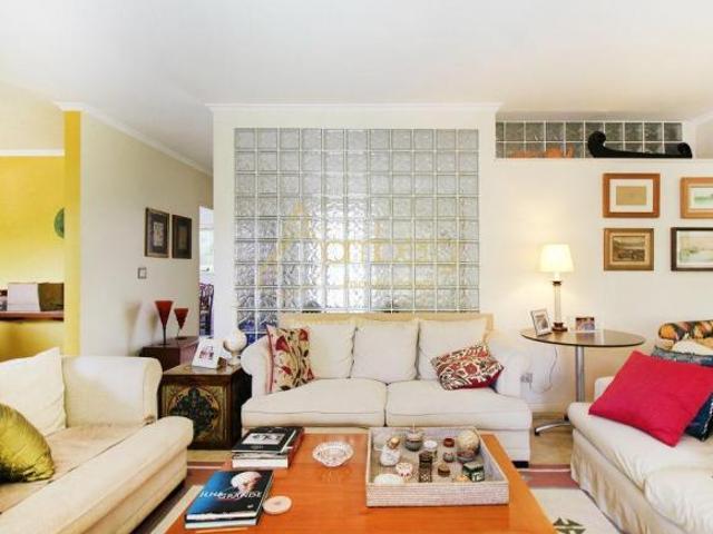 Casa terreá, 1.215,00 de terreno e 372 de área útil, 5 quartos, 4 vagas no Jardim Marajoara