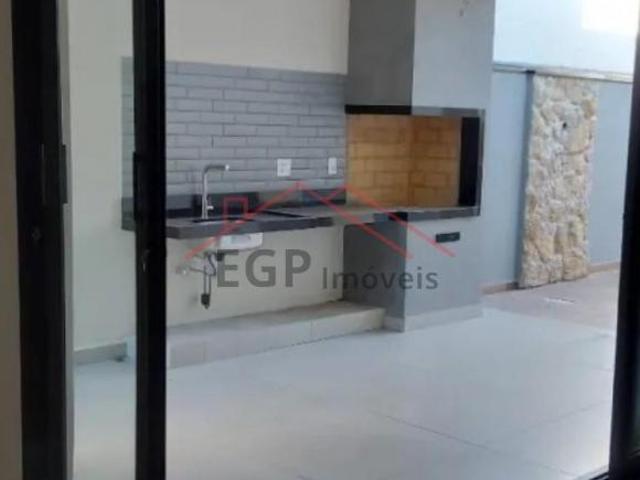 Casa térrea 200m², terreno 310m² CONDOMÍNIO HORIZONTES DE SOROCABA Sala aberta com cozinha, e áre