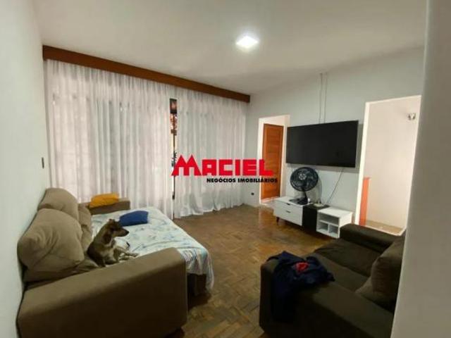 Casa térrea 250m² terreno no Bosque dos Eucaliptos, com armários planejados