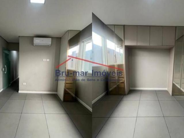 Casa térrea 2 dormitórios, Nova Mirim, reformada, piscina, 2 vagas, 2 wcs