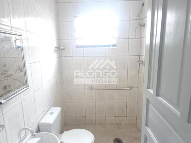 casa térrea 2 dormitórios precisa de reforma!