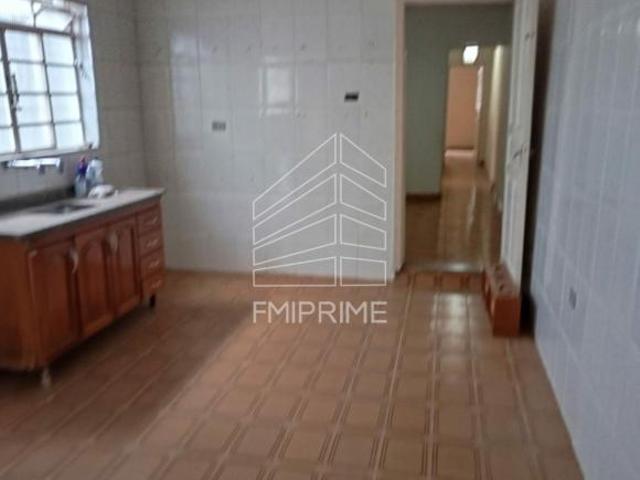 Casa térrea 2 drmintórios e 2 vagas de garagem. 650 mil vila romana