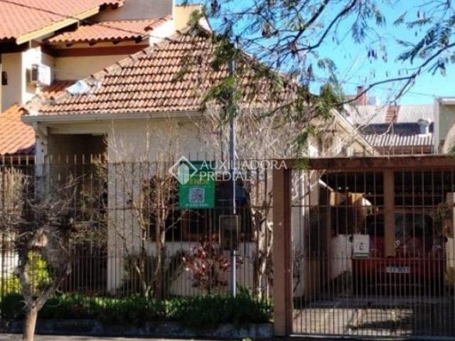 Casa Térrea 2 quarto, 268m² área total, 5 vagas, churrasqueira, edícula