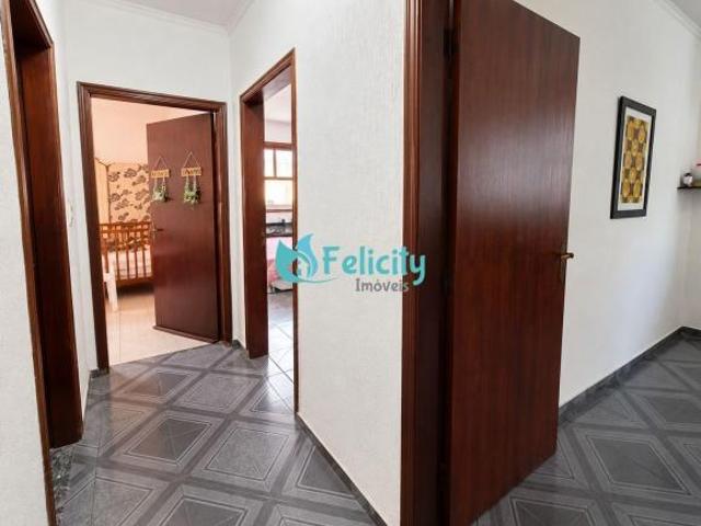 Casa térrea, 2 quartos, com edícula e quintal espaçoso, 150m² no Jd. Vista Linda