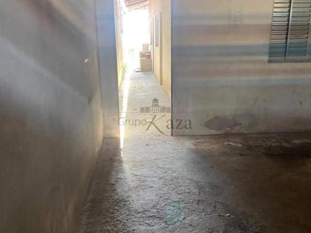 Casa térrea 2 Quartos Bairro Jardim Nova Esperança Jacareí