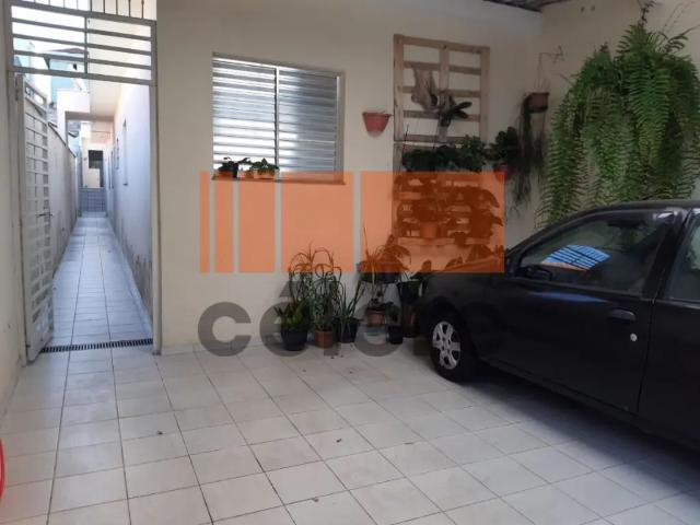 Casa Térrea, 2 Quartos para Alugar, 64 m² por R$ 2.000,00