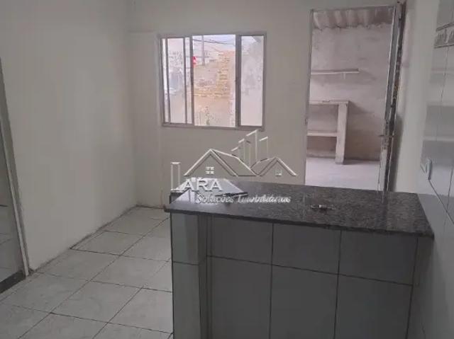 Casa Térrea, 2 Quartos para Alugar, 65 m² por R$ 1.700,00