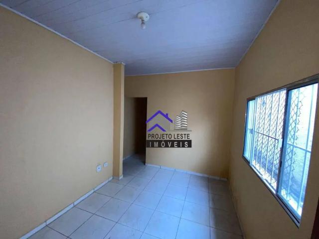 Casa Térrea, 2 Quartos para Alugar, por R$ 1.800,00