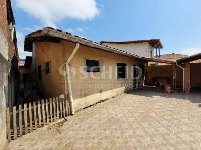 Casa térrea, 3 Quartos sendo 2 suítes e 4 vagas Balneário São Francisco