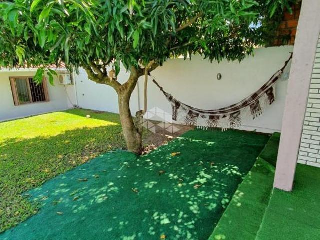 Casa térrea 3 quartos pátio com piscina