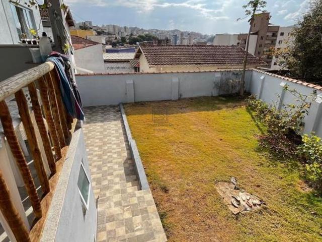 Casa térrea, 3 quartos, quintal, 2 vagas