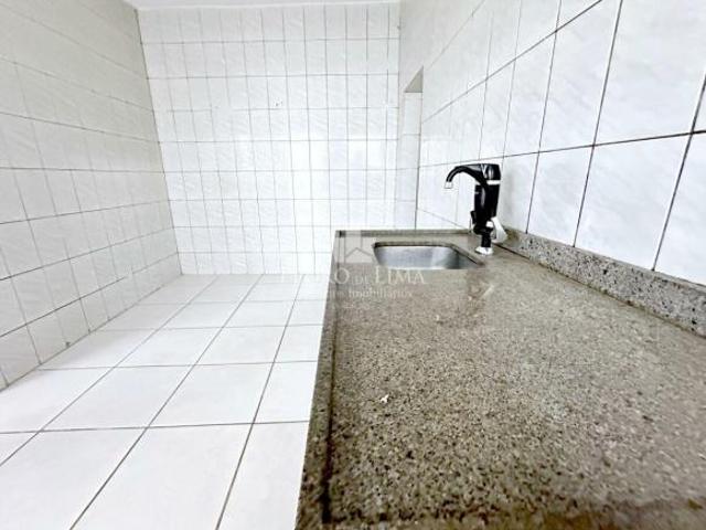 Casa Térrea, terreno 6,20x20 com 1 quarto, 1 vaga e quintal frontal amplo na Penha