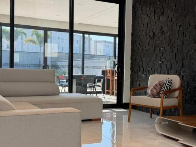 Casa térrea três suítes 461 m2 à venda no Residencial Saint Patrick
