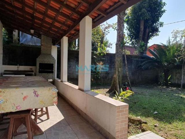 Casa térrea a venda na praia da baleia