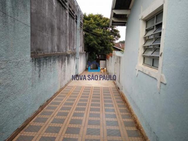 Casa térrea à venda na região do Jabaquara com 400m² de terreno vaga para 6 veículos