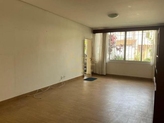 Casa térrea a venda na Vila Cordeiro rua tranquila com 2 dormitórios