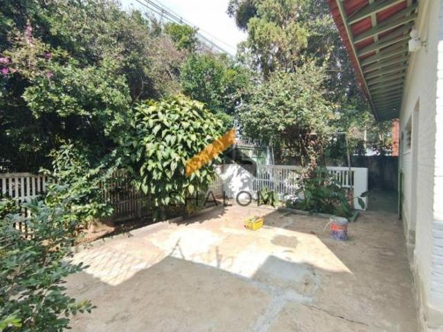 Casa Térrea à Venda no Butantã | 527m² de Terreno, Ampla Área Externa e 5 Vagas