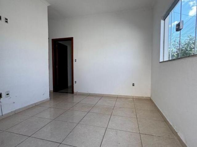CASA TÉRREA A VENDA NO BAIRRO PARQUE GREVILEAS VARGINHA/MG