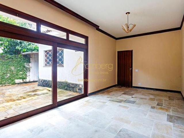 Casa Térrea à Venda no Bolsão de Interlagos/ 730 m² de terreno e 452 m² de área construída