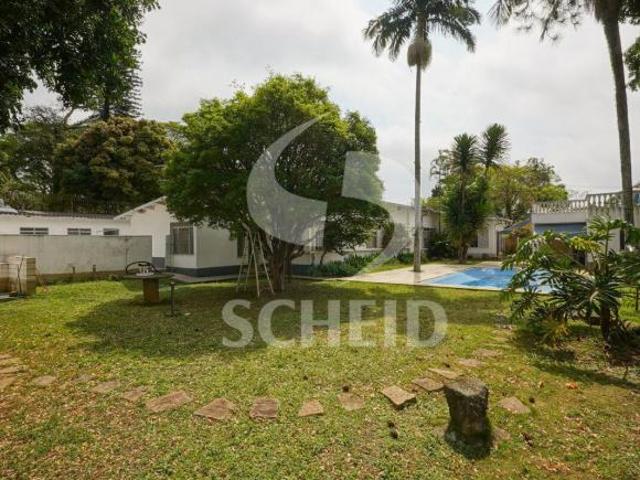 Casa Térrea à venda no Brooklin Terreno amplo de 1.500m²