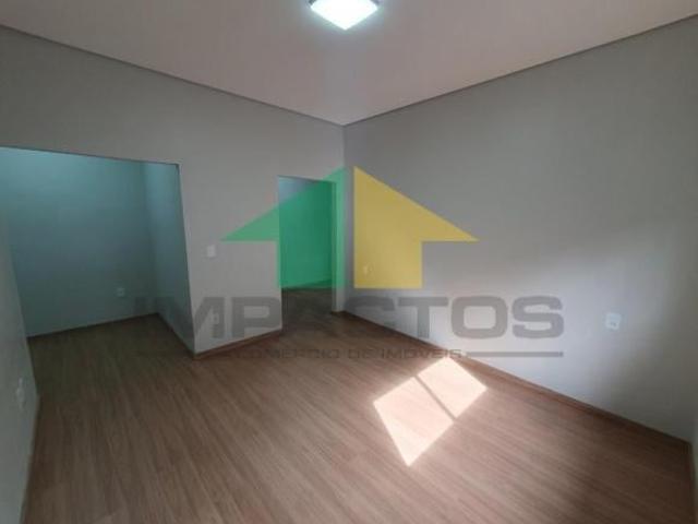 CASA TÉRREA À VENDA NO CENTRO EM IRACEMÁPOLIS SP