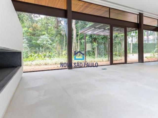 Casa térrea à venda no Condomínio Chácara Flora com 4 dormitórios