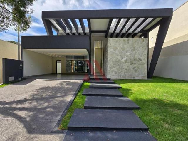 Casa Térrea a venda no Condomínio do Lago saída para trindade, 480 metros de terreno e 235 metros co