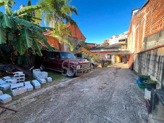 CASA TÉRREA A VENDA NO JAGUARIBE, OSASCO, 64M² DE ÁREA CONSTRUÍDA, TERRENO DE 280M², 2 DORMITÓRIOS