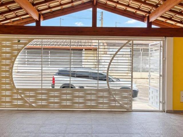 Casa térrea à venda no Jardim Santa Júlia com 3 quartos e suíte em São José dos Campos