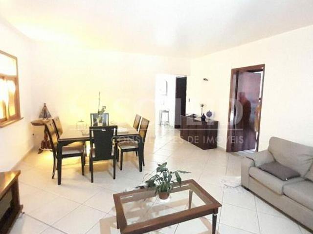 Casa térrea a venda no Jd Sabará com 250m, 3 dormitórios sendo 2 suítes e 3 vagas