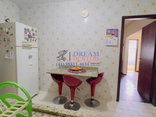 Casa térrea a venda, com 4 quartos, no Bairro Guabirotuba Curitiba
