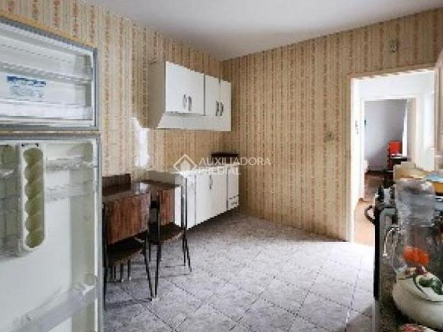 Casa Térrea à venda com 2 quartos, sendo 1 suíte, e 2 banheiros