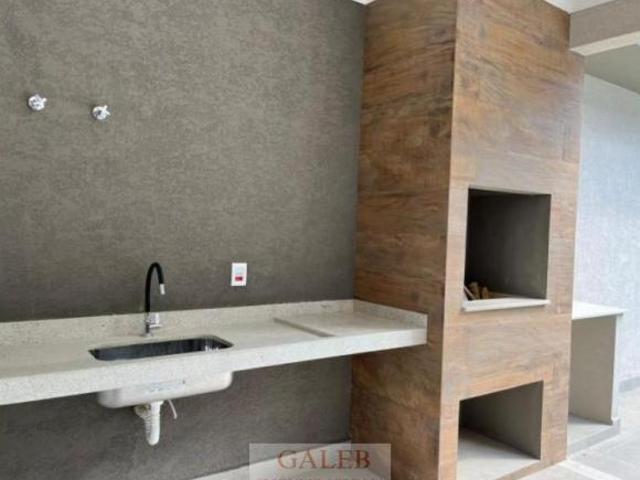 CASA TÉRREA À VENDA COM 3 SUÍTES, PISCINA E MUITO QUITAL