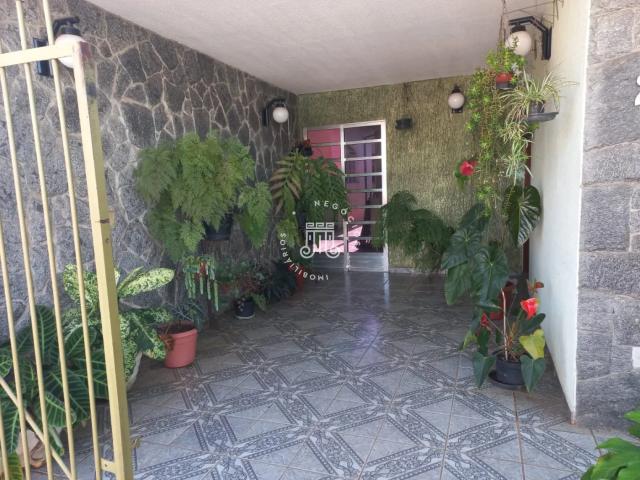 CASA TÉRREA À VENDA COM EDÍCULA LOCALIZADA NO BAIRRO VILA VIANELO JUNDIAÍ/SP