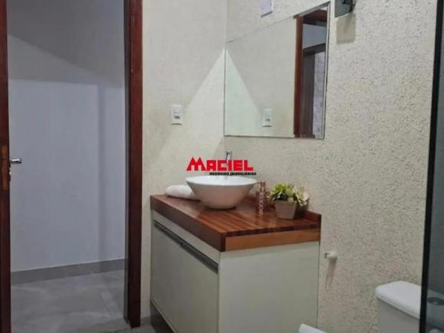 Casa Térrea à venda em São José dos Campos no bairro Bosque dos Ipês 3 quartos e 1 Suíte