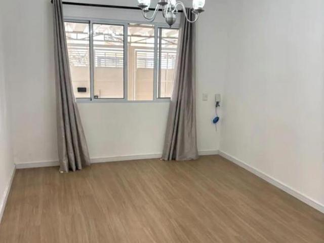 CASA TÉRREA A VENDA LOCALIZADA NO BAIRRO CIDADE LUIZA, JUNDIAI SP. A CASA CONTÉM 3 DORMITÓRIOS, 2 BA