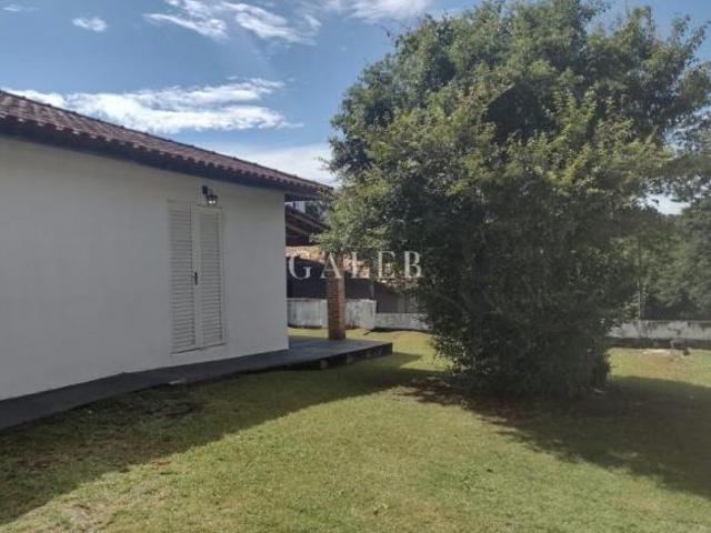 Casa térrea à venda por R$820mil com 470m² de terreno