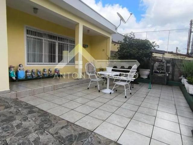 CASA TÉRREA À VENDA 250m² de terreno 176m² de área construída, Localização Privilegiada no Parqu