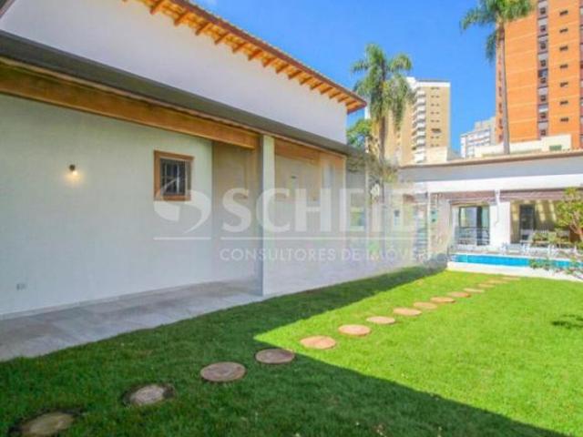 Casa Térrea a venda, 3 suites, 450m2 construção, 800m2 de terreno, 8 vagas, Alto da Boa Vista