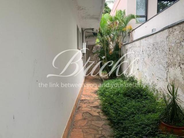CASA TÉRREA À VENDA 3 QUARTOS PISCINA 500M² DE TERRENO BROOKLIN